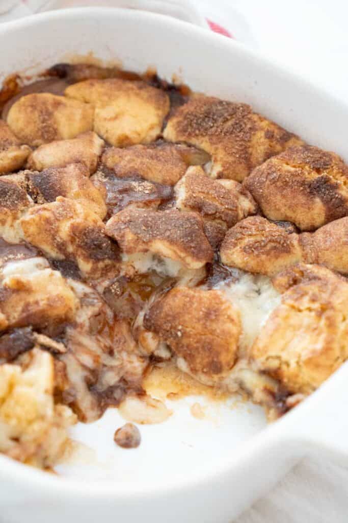 apple snickerdoodle cobbler close up