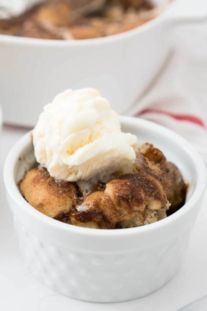 apple snickerdoodle cobbler in a white dish