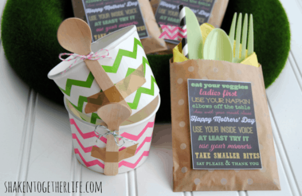 Make your Mothers Day meal easy with this adorable entertaining ideas + a free printable!