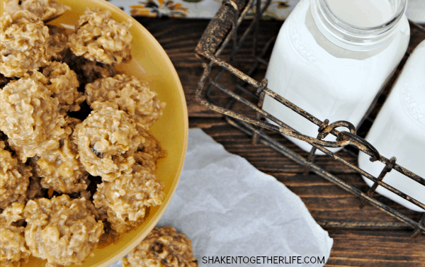 No-bake banana bread cookies - these taste just like banana bread!