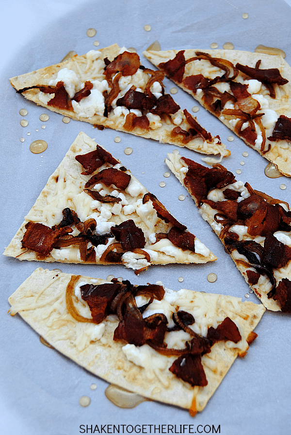 Bacon, Goat Cheese and Caramelized Onion Flatbread - awesome savory and sweet appetizer!