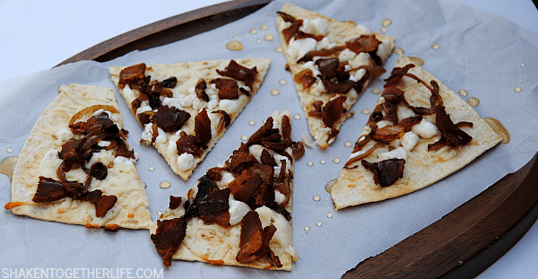 Bacon, Goat Cheese and Caramelized Onion Flatbread - awesome savory and sweet appetizer!