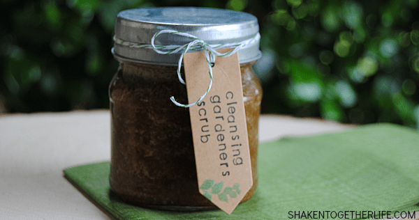 Cleansing Gardeners Scrub is an easy 2 ingredient DIY gift!