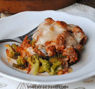 Bursting with broccoli, Italian cheeses and flavorful Italian sausage, you will not miss the pasta in this Broccoli Italian Sausage Bake!