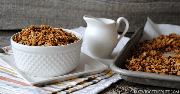 Oats, almond, coconut and pepitas (pumpkin seeds) are toasted with loads of pumpkin pie spice for the perfect breakfast cereal, topping for yogurt or on the go snack!