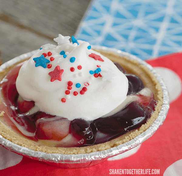 Red, white and blue mini no bake Patriotic Pudding Pies - hip, hip, hooray!