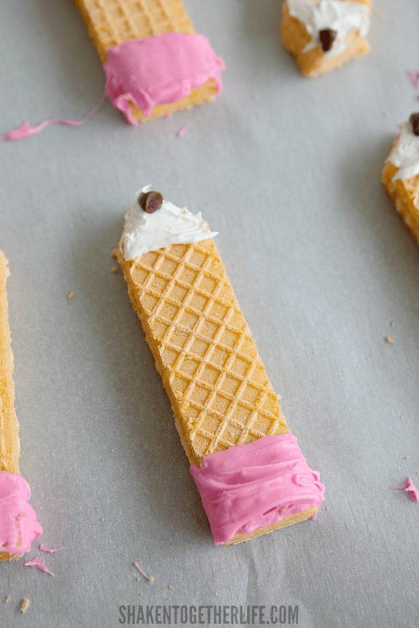 Sugar Wafer Pencil Cookies could not be a cuter back to school treat!