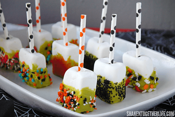 No Halloween Dessert Bar is complete without quick and easy Halloween Marshmallow Pops!