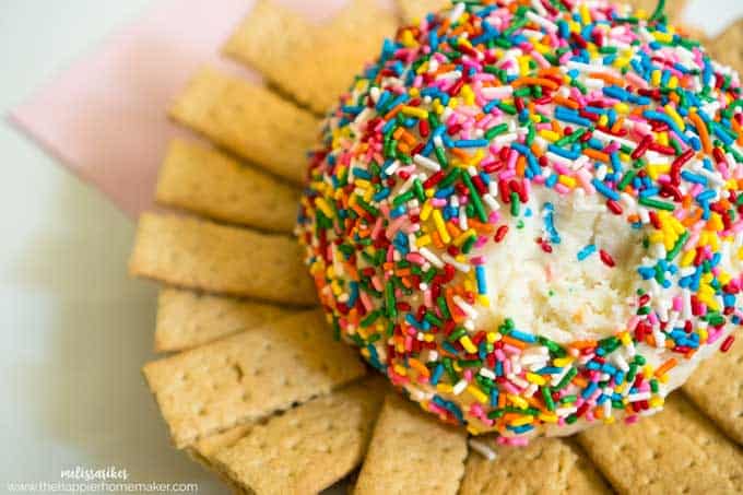 funfetti cheesecake ball with graham crackers