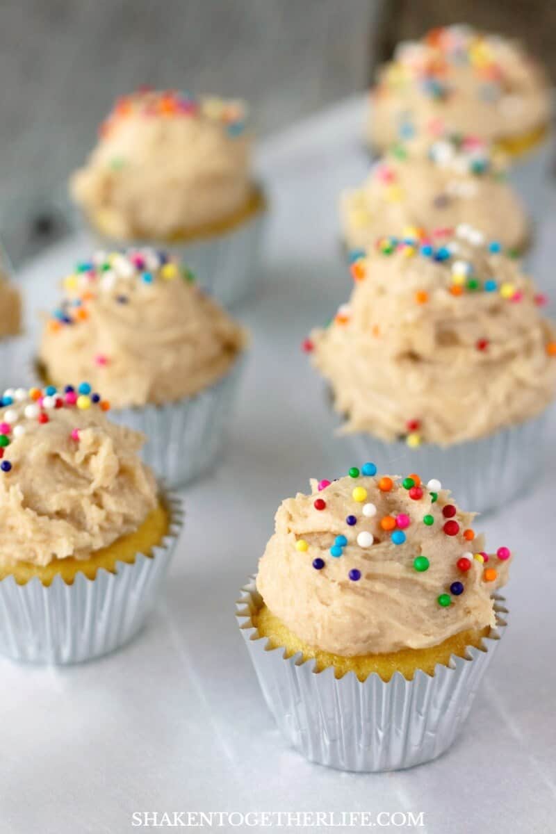 Mini Sugar Cookie Dough Frosted Cupcakes - with an eggless sugar cookie dough frosting, these cupcakes are amazing!