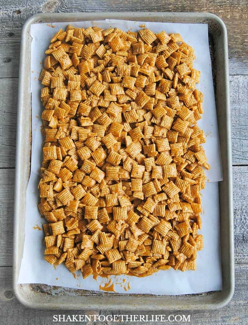 No Bake Chewy Butterscotch Chex Clusters - these will be your new guilty pleasure!