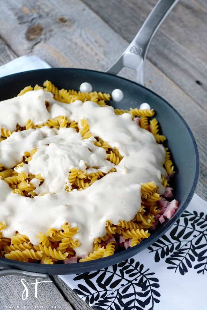 Skillet Ham & Cheese Alfredo - pour a jar of your favorite alfredo sauce right in the skillet!