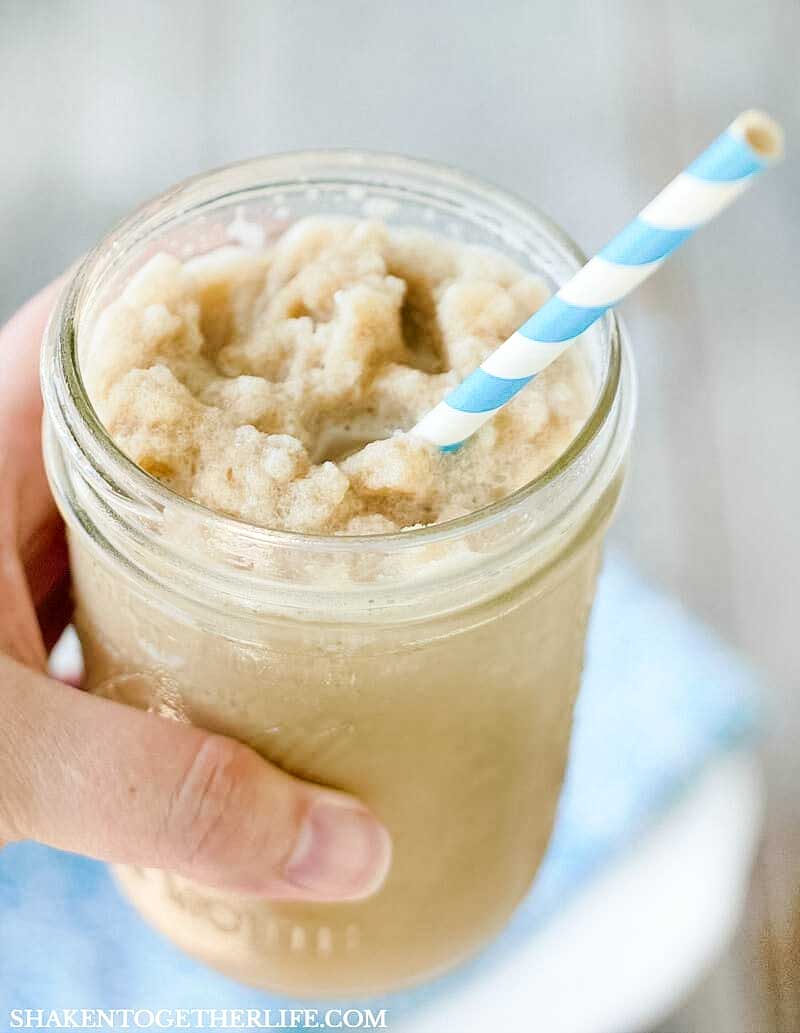 Skinny Frozen Coffee is a make at home, low calorie version of my favorite coffee house drink!