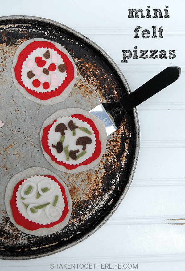 Sugar Cookie Pizza Cookies - make Mini Felt Pizzas,too!