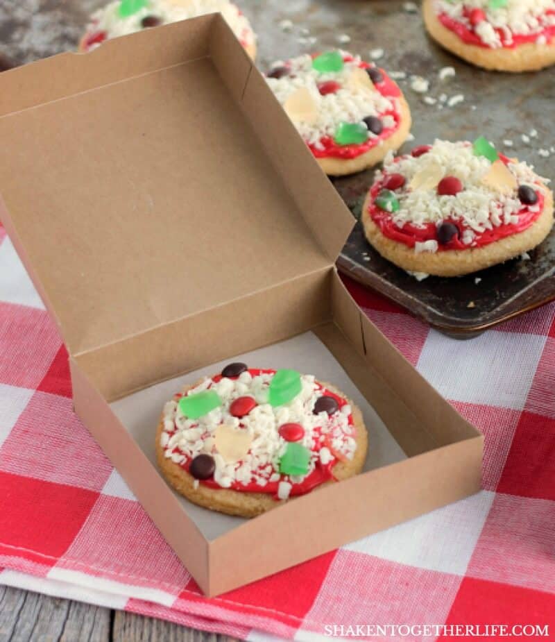 Sugar Cookie Pizza Cookies are SO cute packaged up in DIY paper mini pizza boxes!