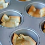 How to make wonton cups: step 3. Bake until crispy and golden brown