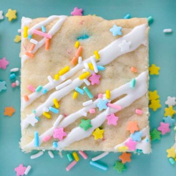 funfetti cookie bar with sprinkles