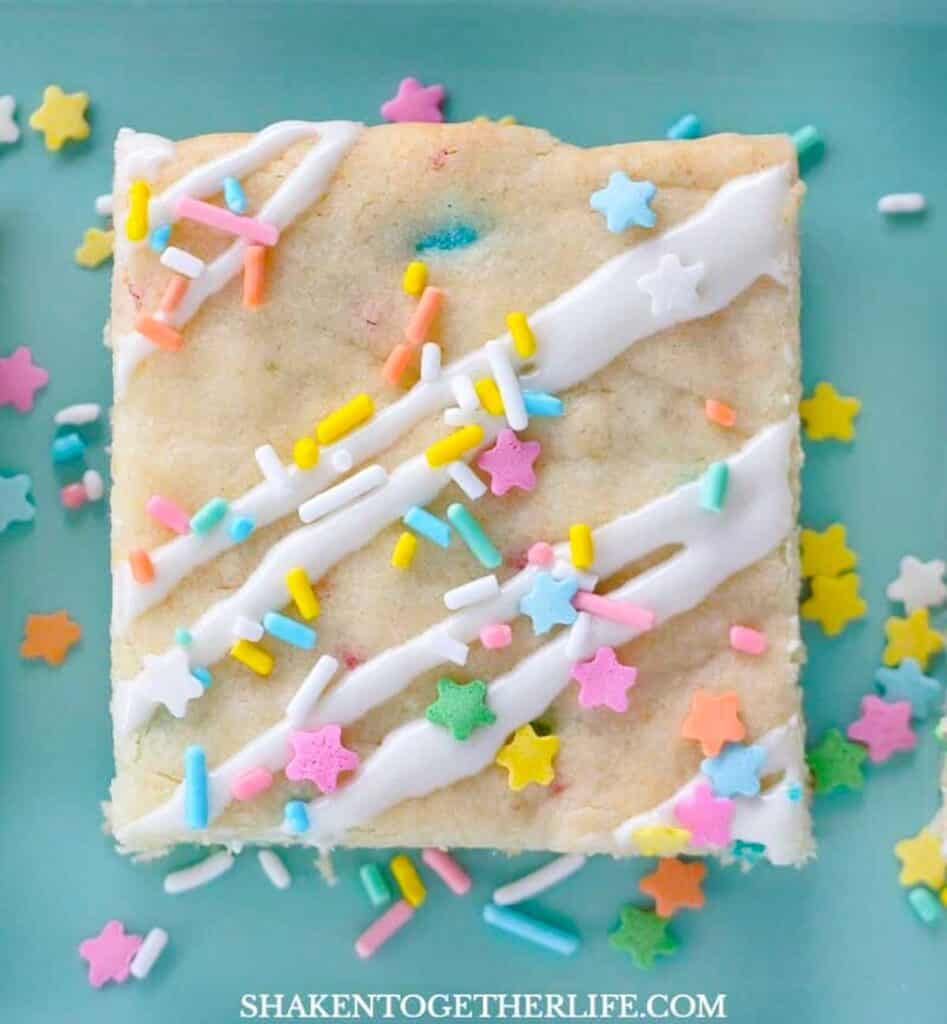 funfetti cookie bar with sprinkles
