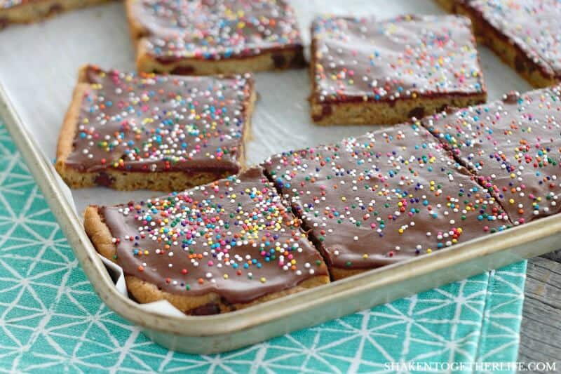 These Frosted Sheet Pan Cookie Bars make dessert quick and easy! You will love the frosting hack, too!