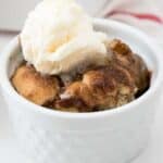 white ramekin of snickerdoodle apple cobbler