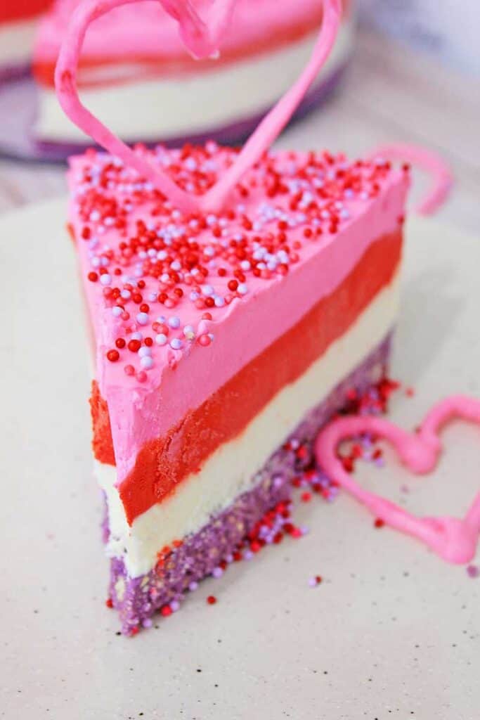 layered valentine's no bake cheesecake