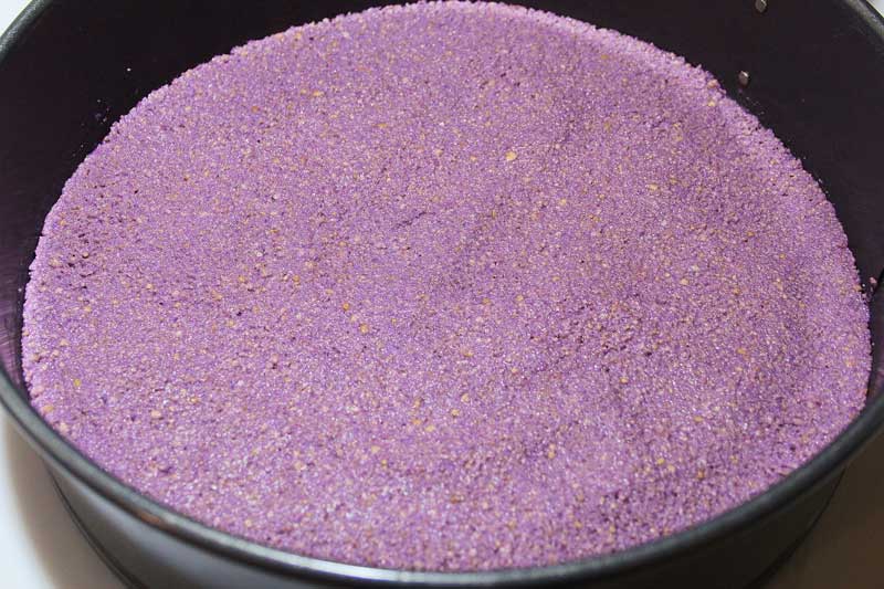 making layered valentine's no bake cheesecake
