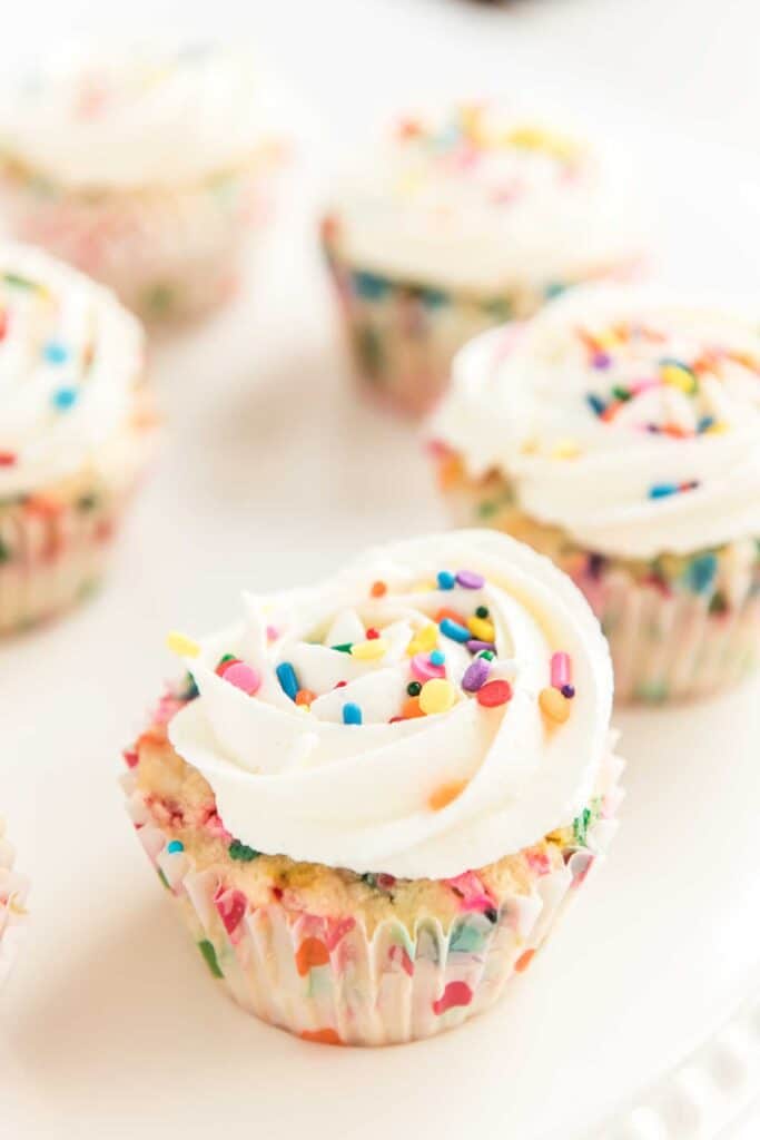 funfetti cupcakes with sprinkles