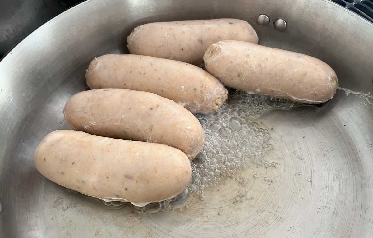 chicken sausages in pan
