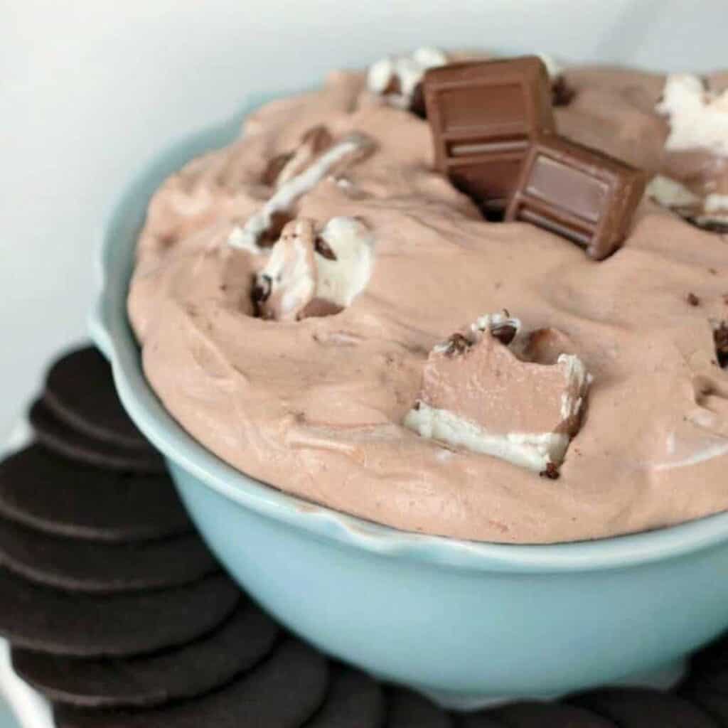chocolate cream pie dip in light blue bowl