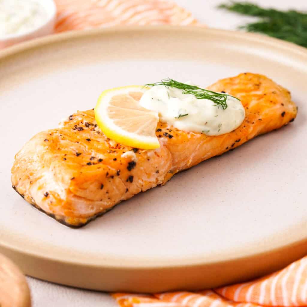 salmon with lemon and dill sauce