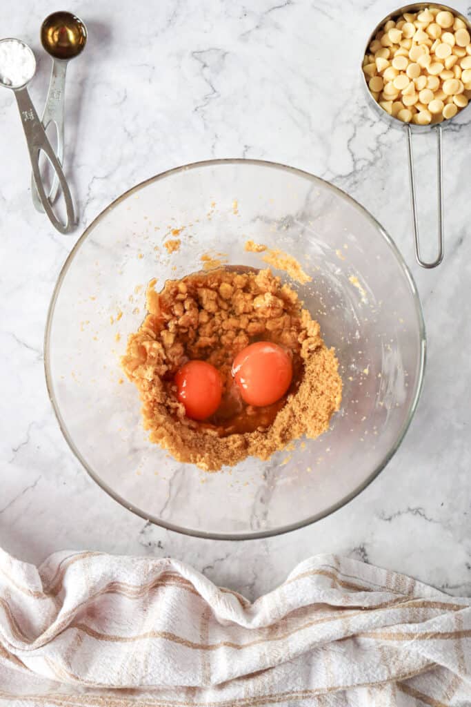 banana pudding cookie batter with eggs