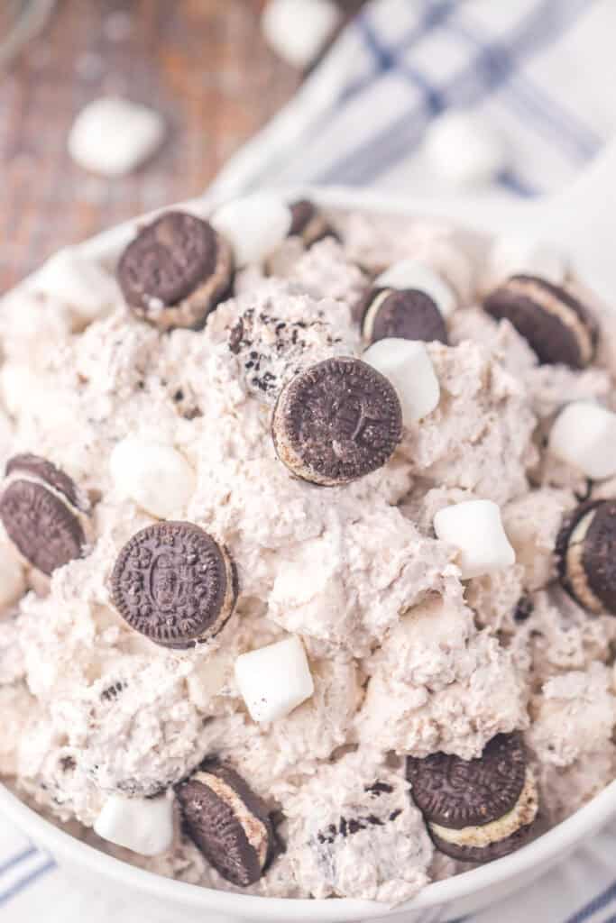 oreo fluff in white bowl