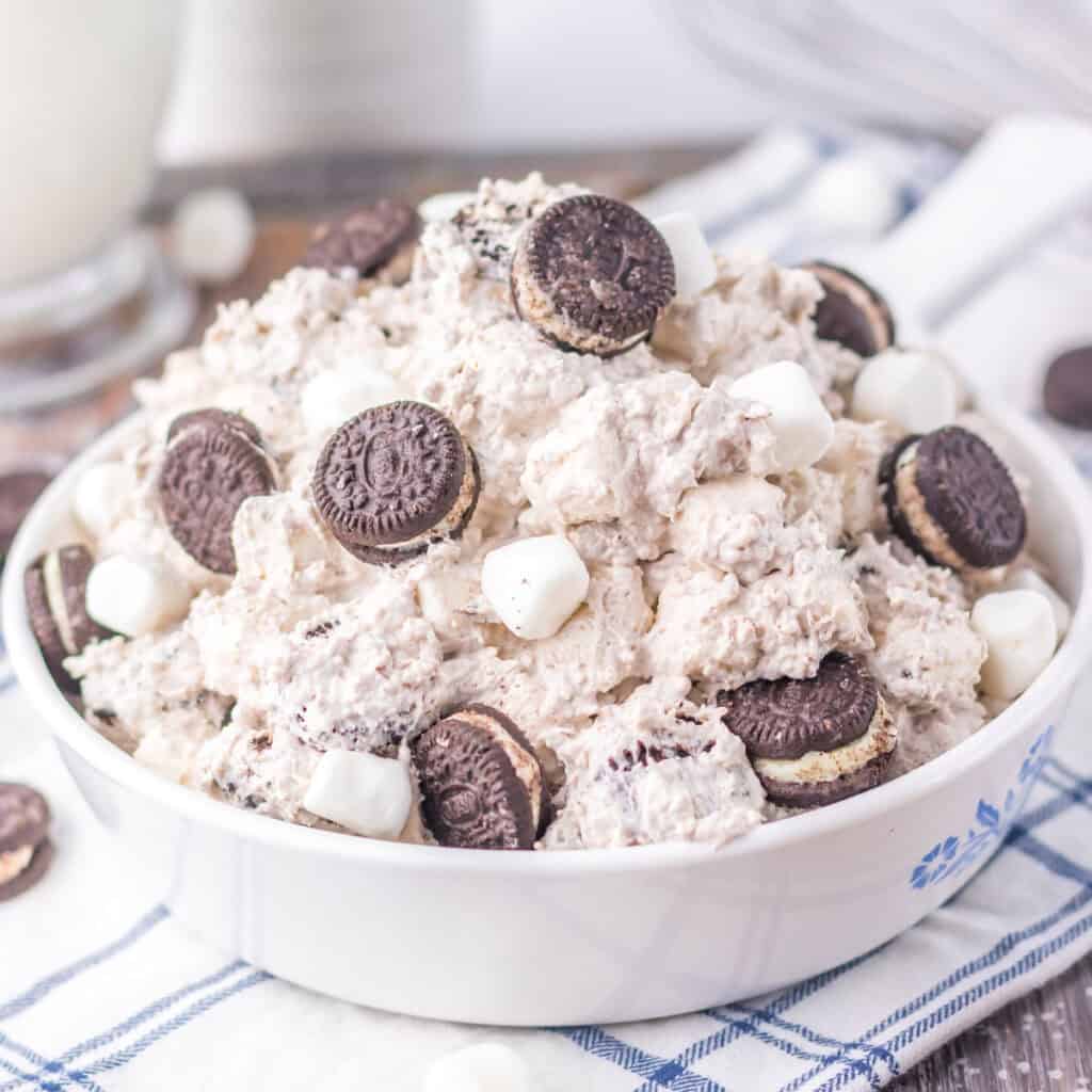oreo fluff in white bowl