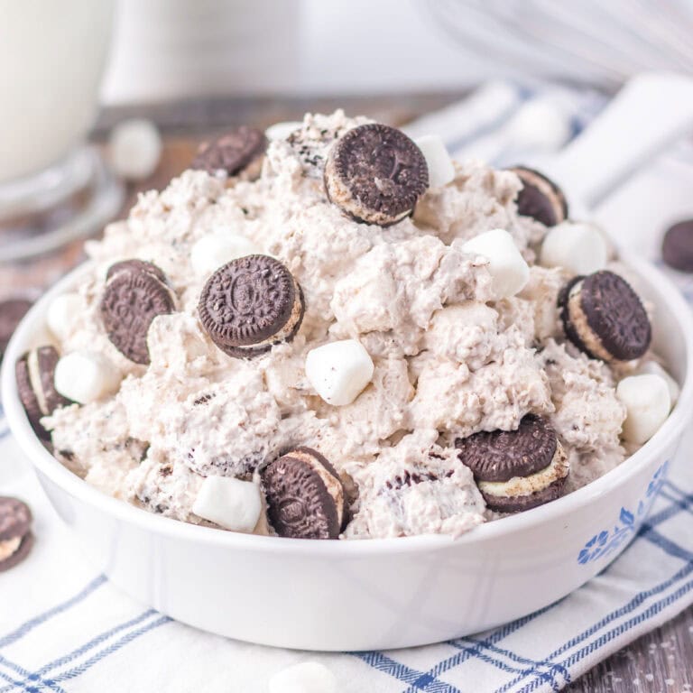 oreo fluff in white bowl