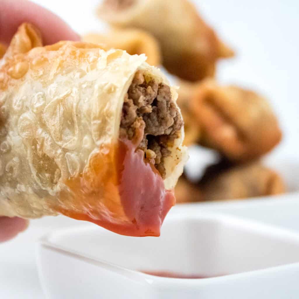 cheeseburger eggroll with bbq sauce