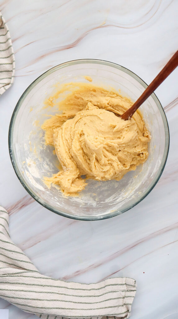 snickerdoodle bar batter in glass bowl