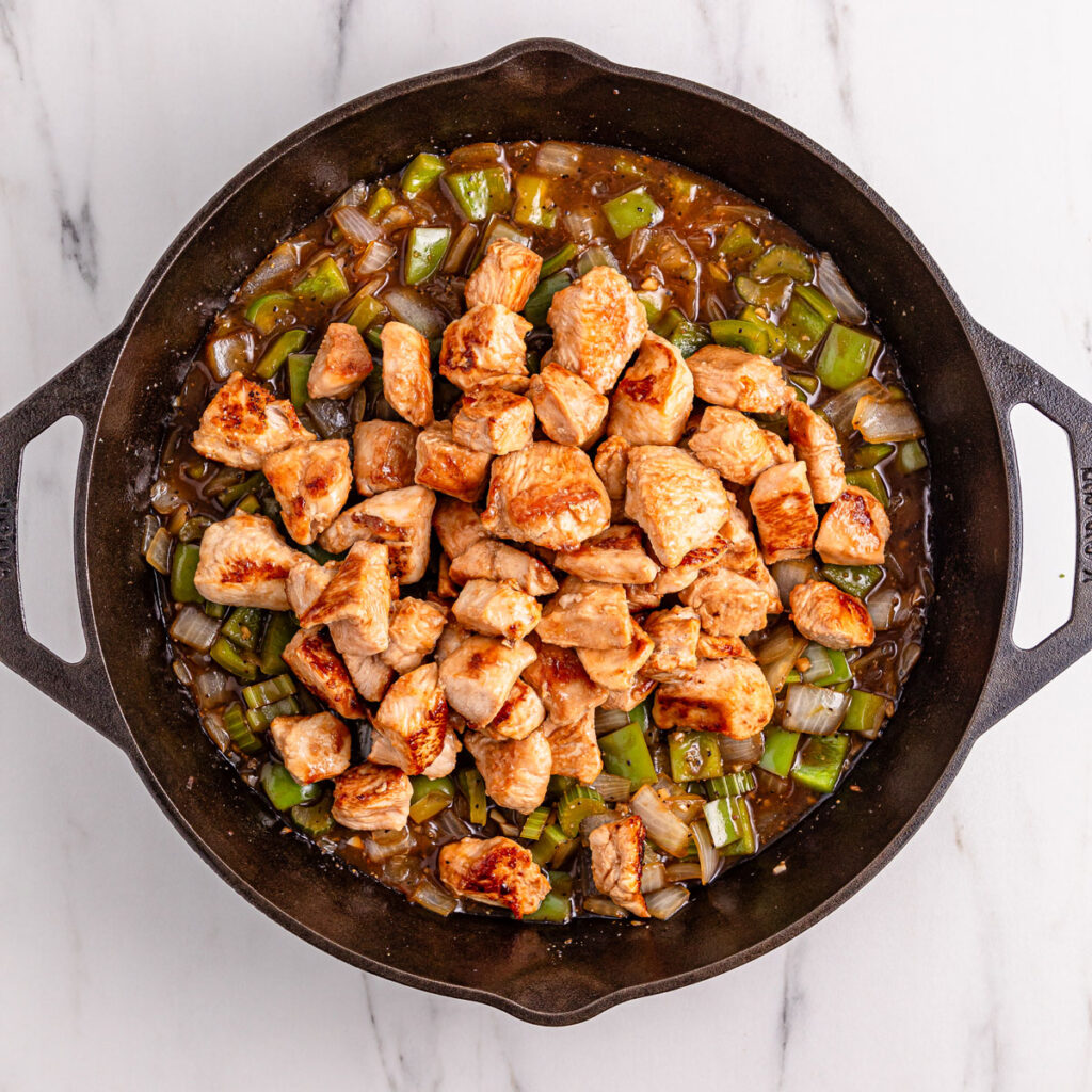 black pepper chicken in cast iron pan