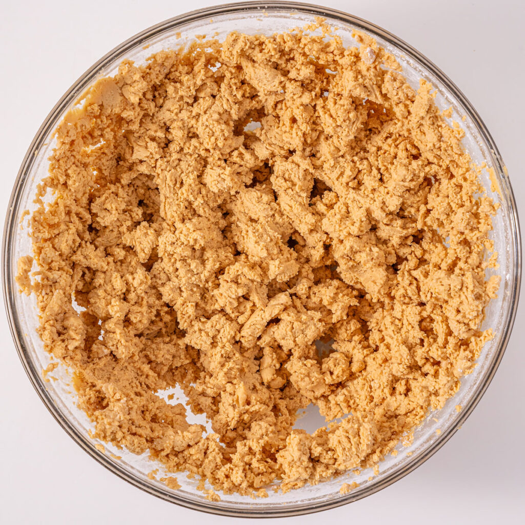 peanut butter mixture in glass bowl